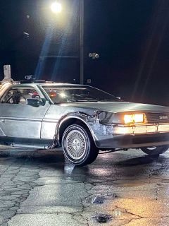 DeLorean (Time Machine)
